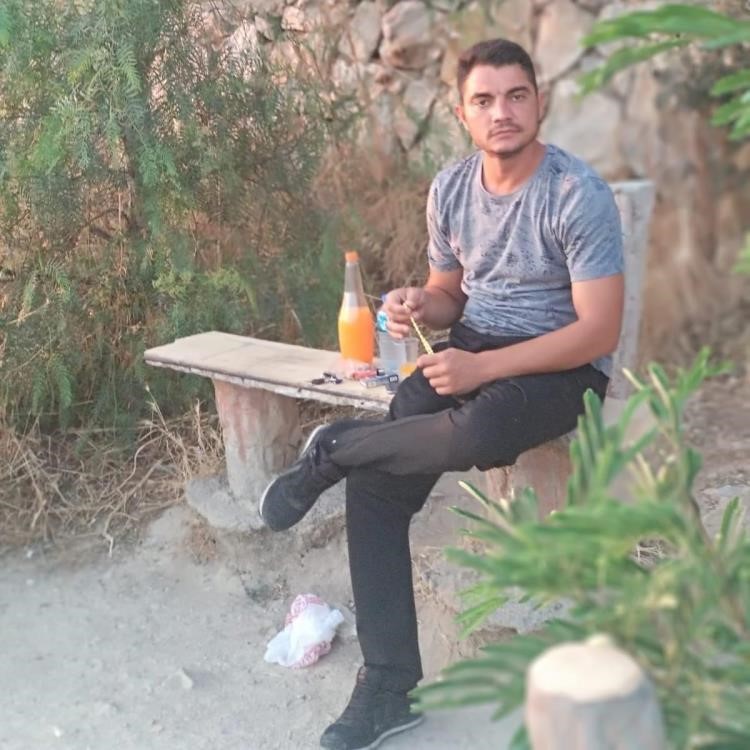 V&uuml;cuduna saplanan demir boruyla hastaneye kaldırılan s&uuml;r&uuml;c&uuml; hayatını kaybetti
