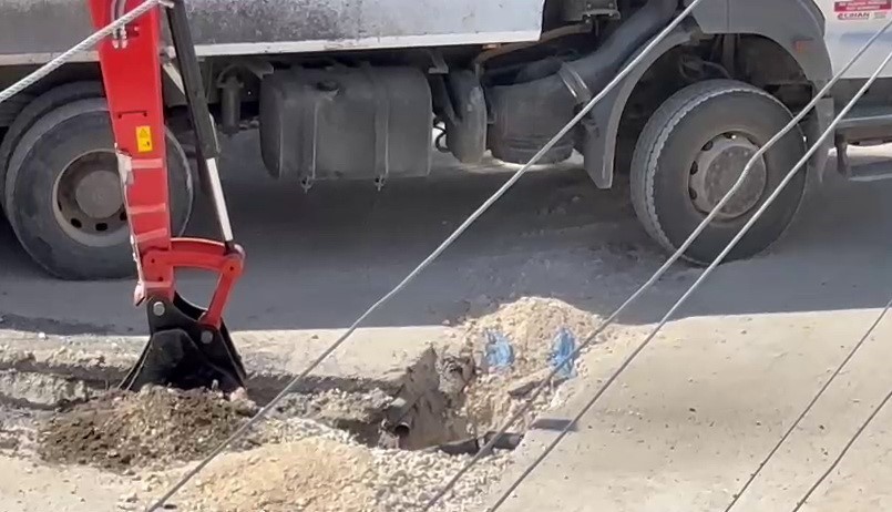 Patlayan doğalgaz borusu korkuya neden oldu