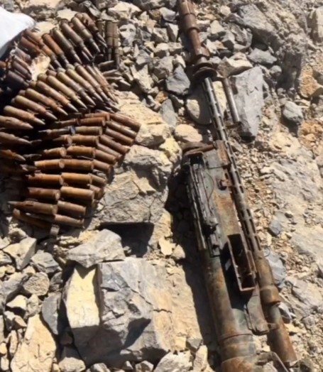 Şemdinli’de PKK’ya ait mağarada çok sayıda silah ve mühimmat ele geçirildi