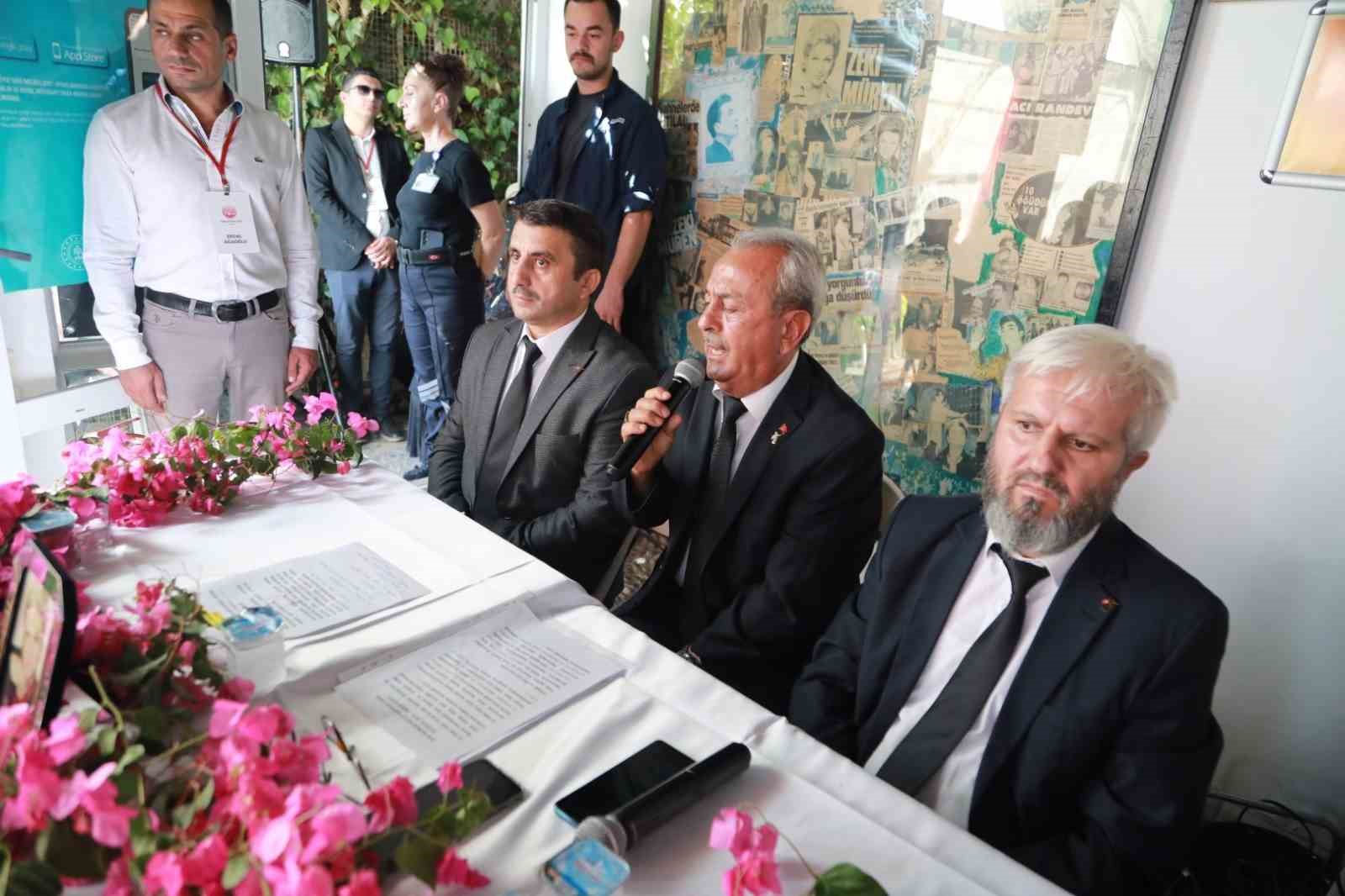 Sanat Güneşi Zeki Müren Bodrum’da anıldı