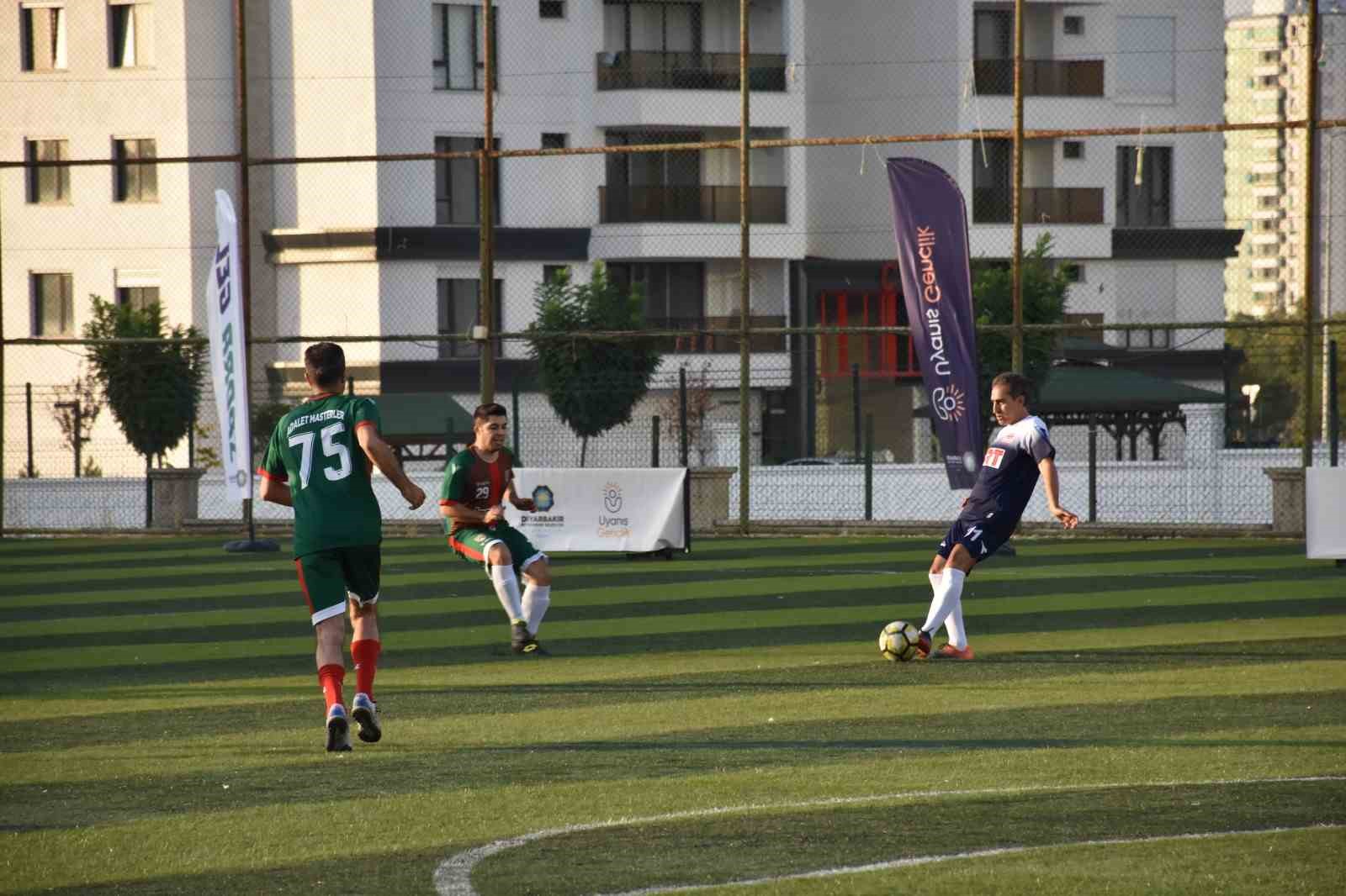 Diyarbakır’da “Sezai Karakoç Futbol Turnuvası” başladı