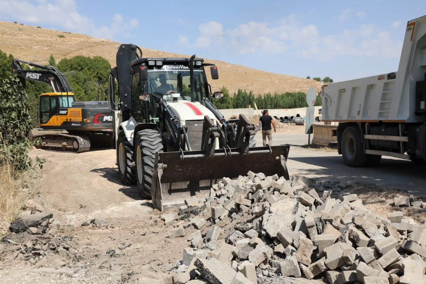 Savur&rsquo;da altyapı yenilme &ccedil;alışmaları başladı
