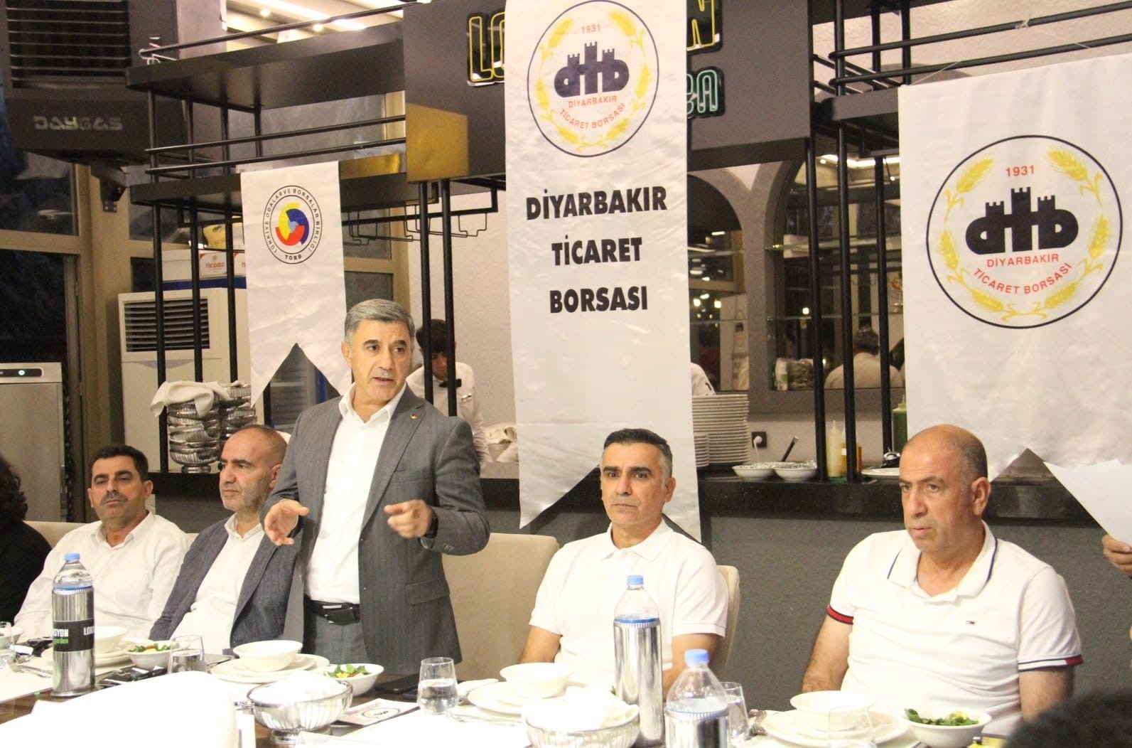 Diyarbakır’da tekstil sektörü temsilcileri sorunları ele aldı