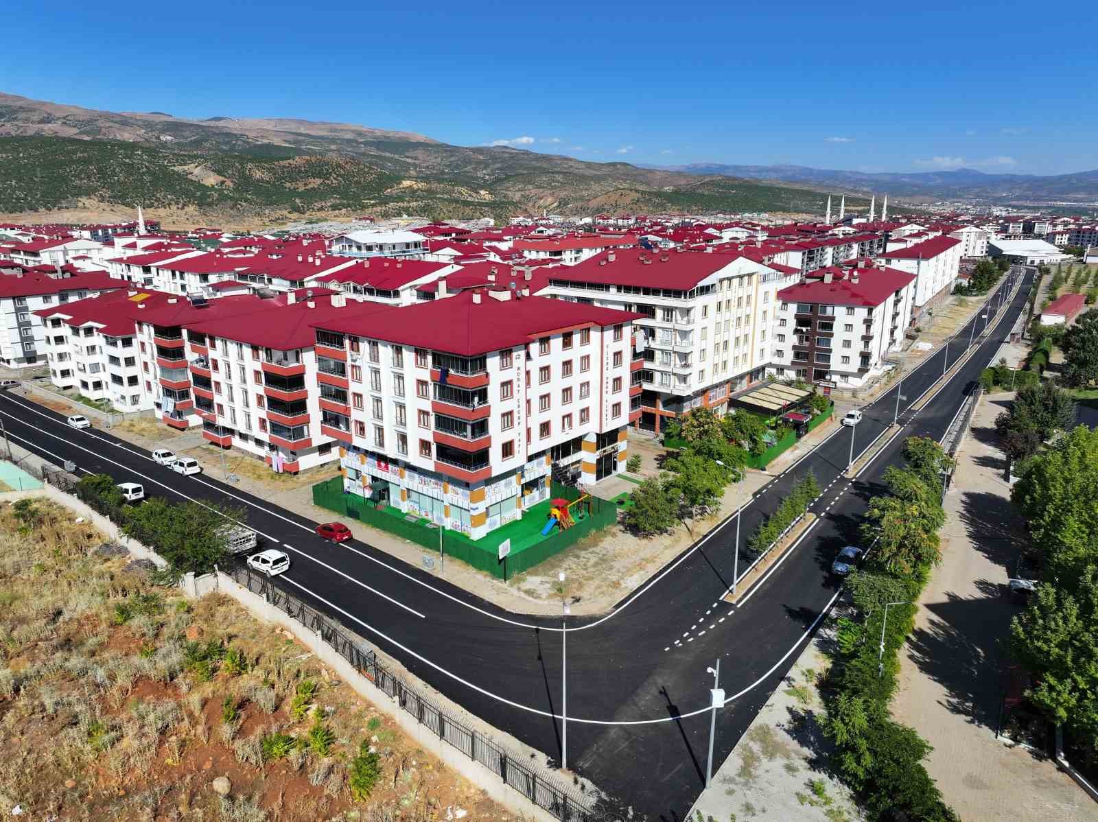 Bing&ouml;l Belediyesinin asfaltlama &ccedil;alışması devam ediyor
