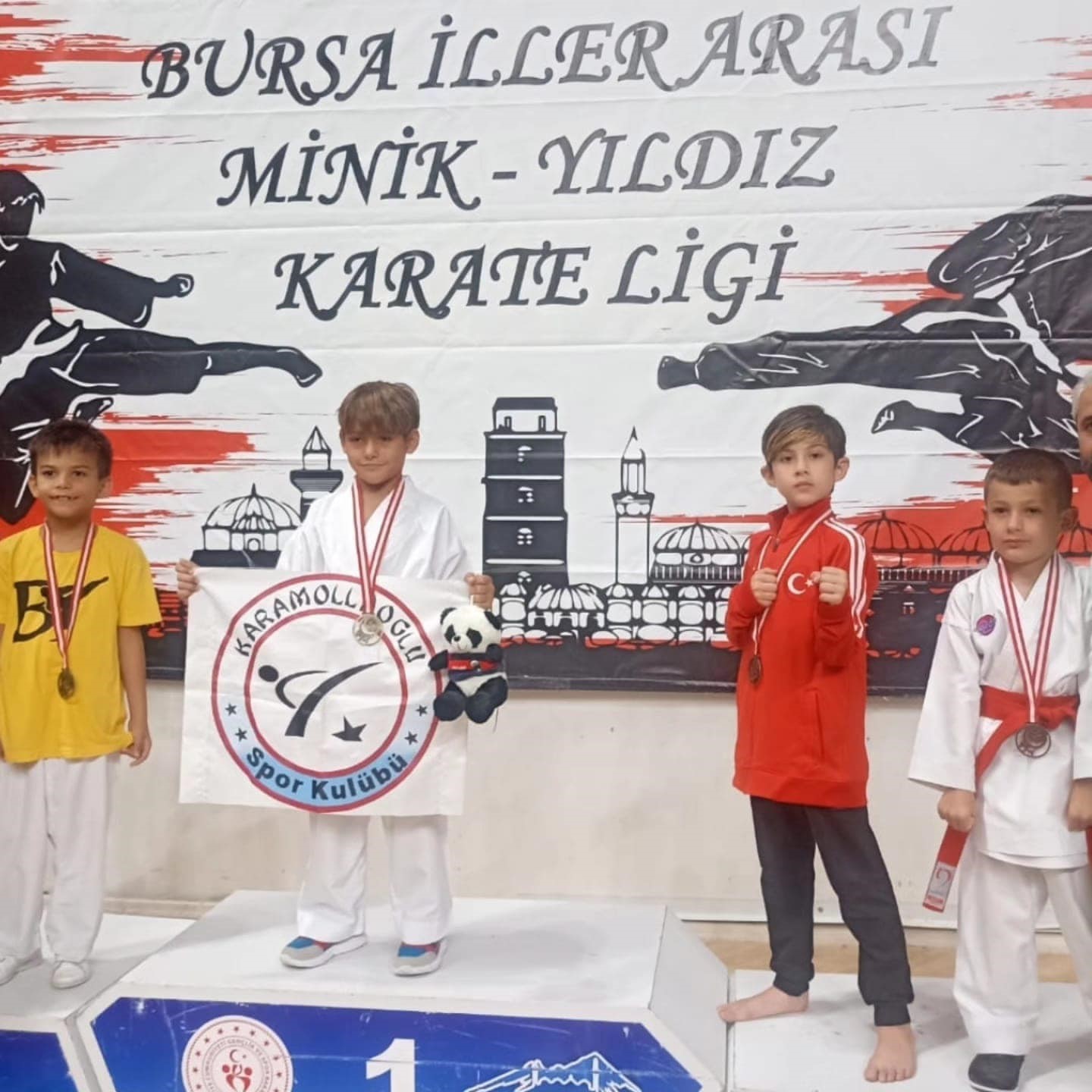 Osmaneli Karate Takımı madalyalarla döndü