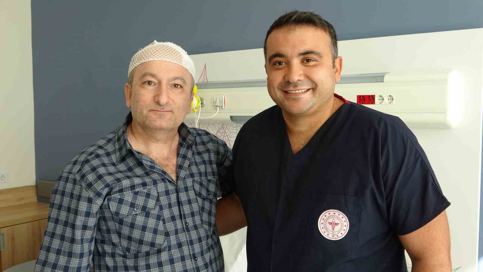 Beynindeki tümör "konuşarak" çıkarıldı