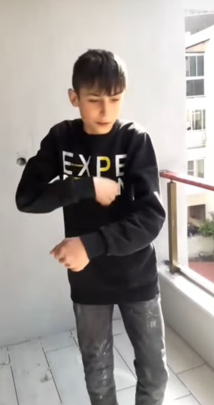 Manisa&rsquo;da gen&ccedil; &ouml;ğrenci &ccedil;alıştığı inşaattan d&uuml;şerek &ouml;ld&uuml;
