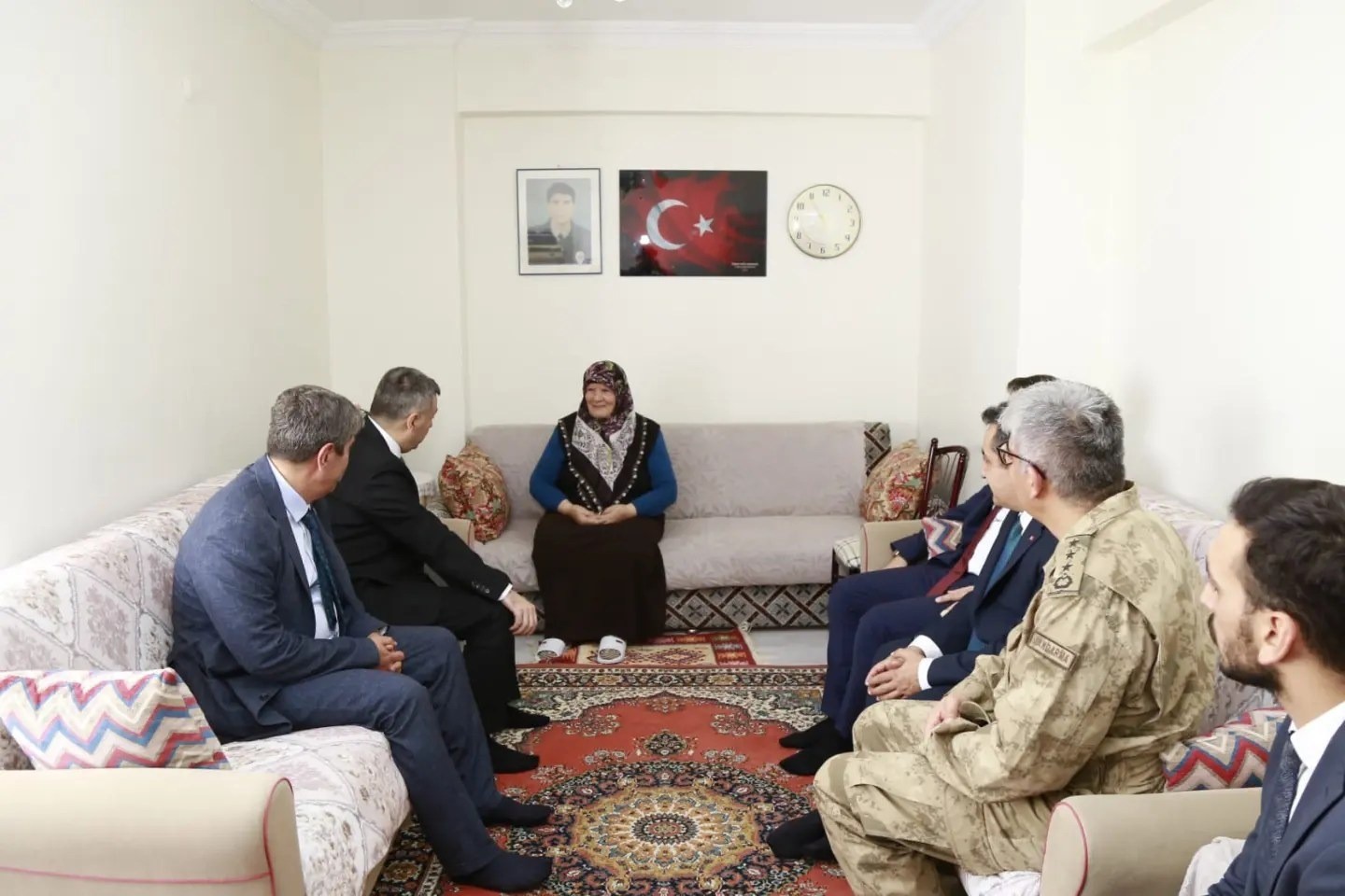 Vali Tanrısever: "Kıt kaynakla &ccedil;ok fazla iş yapmanın derdinde olacağız"
