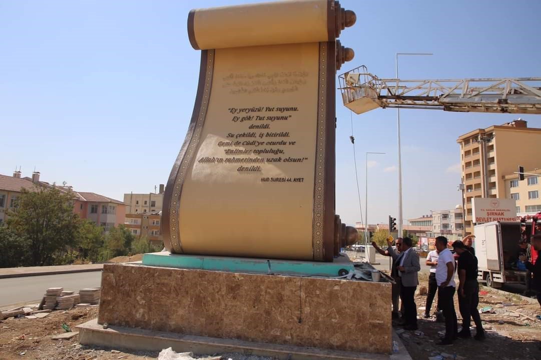 Şırnak’a “Nuh Kitabesi" heykeli dikildi
