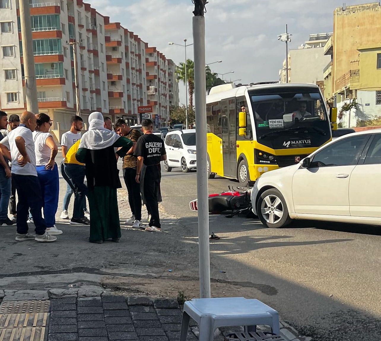 Mardin’de otomobil ile motosikletin karıştığı kazada 1 kişi yaralandı