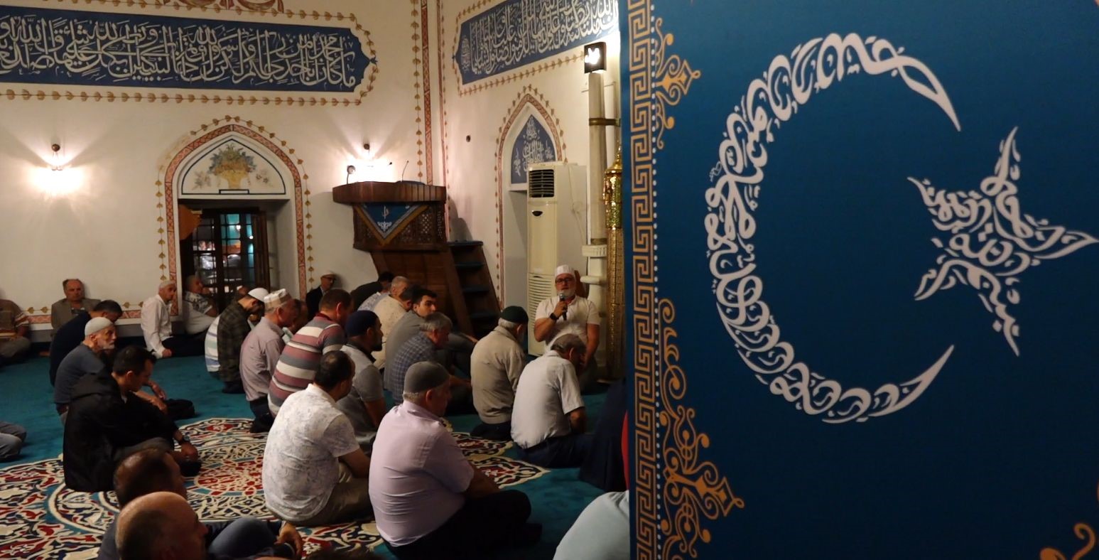 Mevlit Kandili’nde eller semaya açıldı