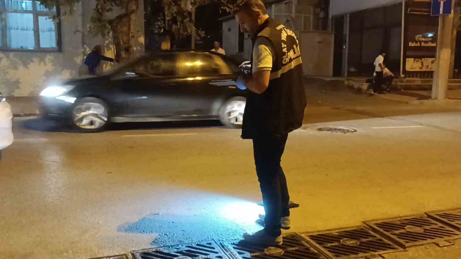 Polise ateş eden 2 kişi kovalamaca sonucu yakalandı