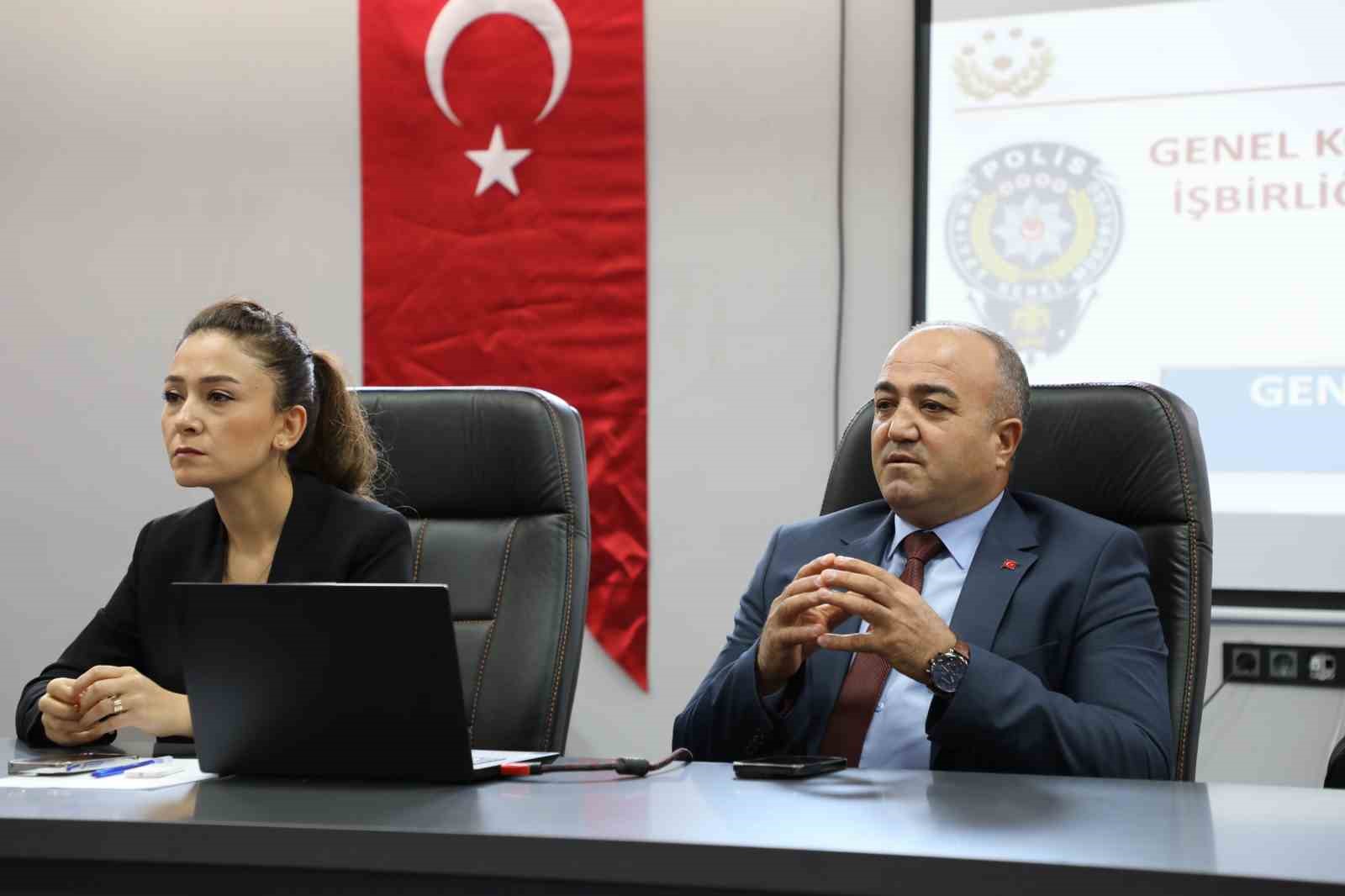 Ağrı&rsquo;da g&uuml;venlik g&ouml;revlilerine KAAN eğitimi
