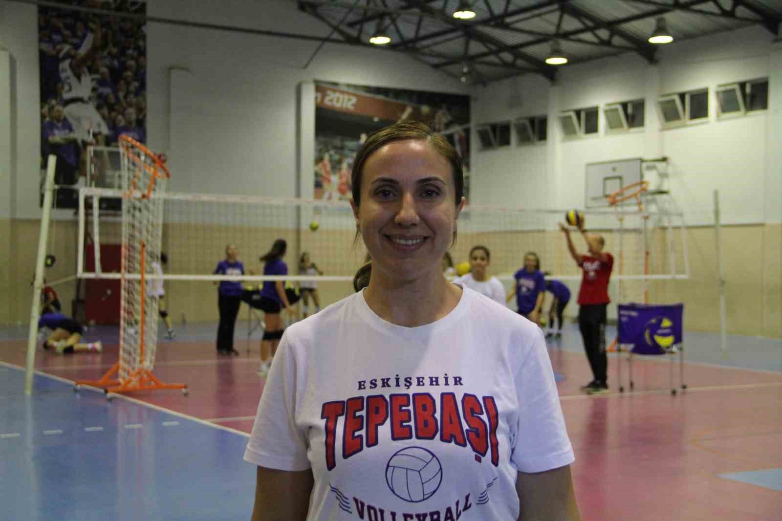 Genç voleybolcular, Filenin Sultanları’nı örnek alıyor