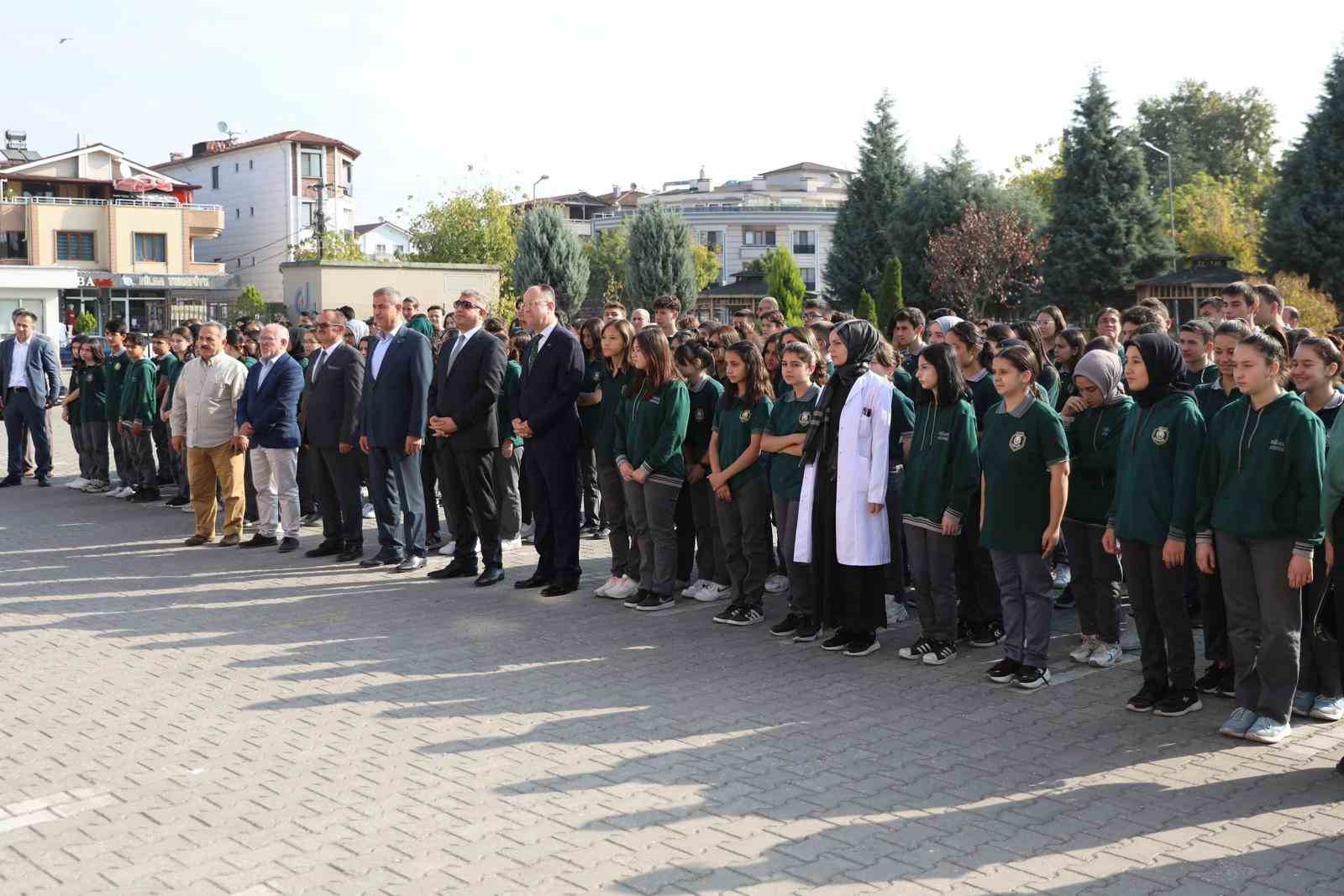 15 Temmuz Lisesi&rsquo;nin ismi D&uuml;zce Lisesi oldu, valilik tepkilere a&ccedil;ıklama yaptı
