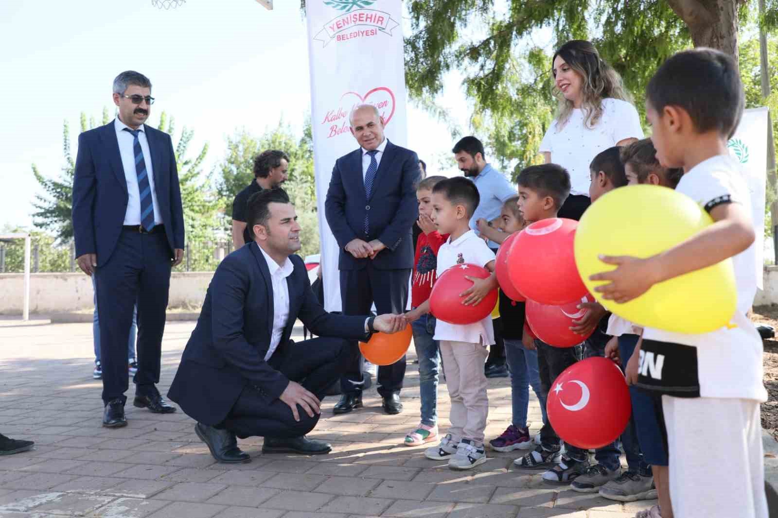 Diyarbakır’da 2 bin 500 öğrenciye kırtasiye malzemesi desteği sağlandı
