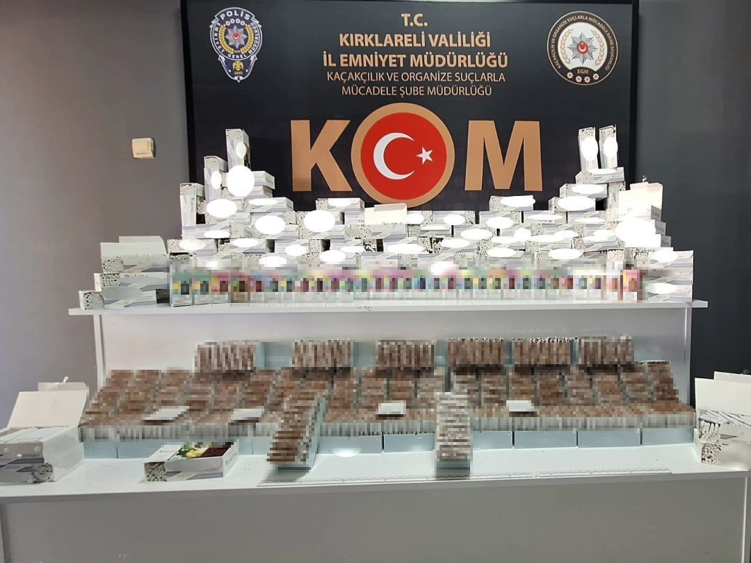 Kırklareli&rsquo;nde ka&ccedil;ak&ccedil;ılık operasyonu: Şişe şişe ka&ccedil;ak i&ccedil;ki ele ge&ccedil;irildi

