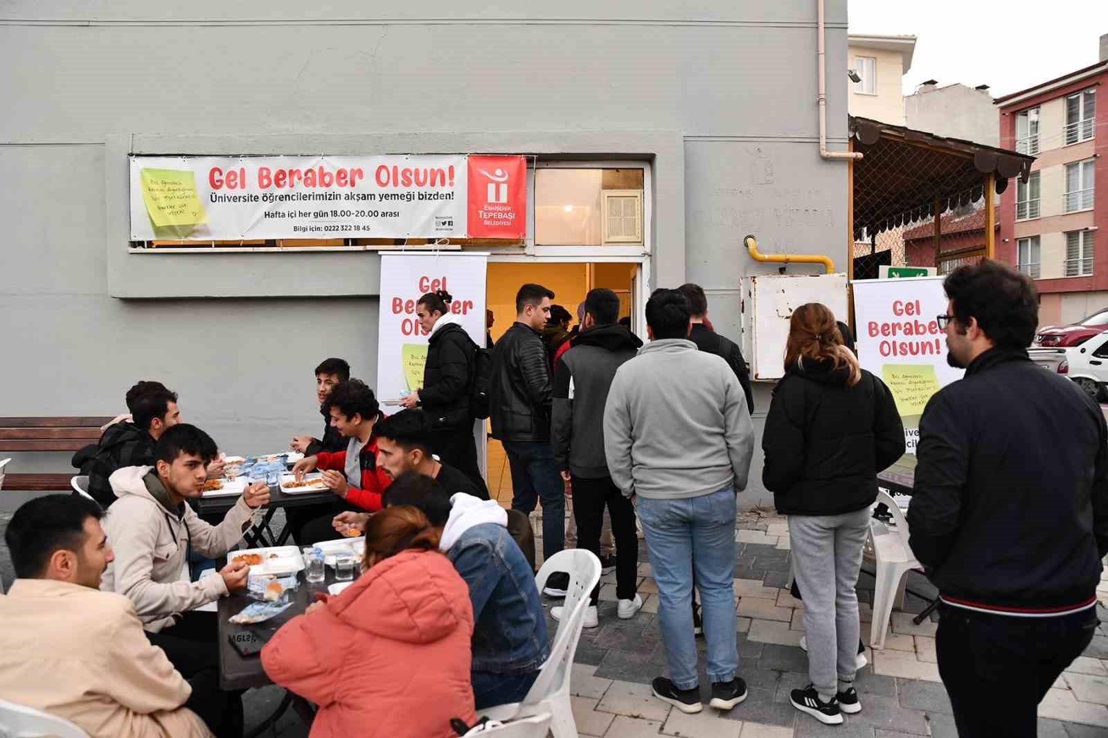 Tepebaşı’ndan öğrencilere yemek desteği
