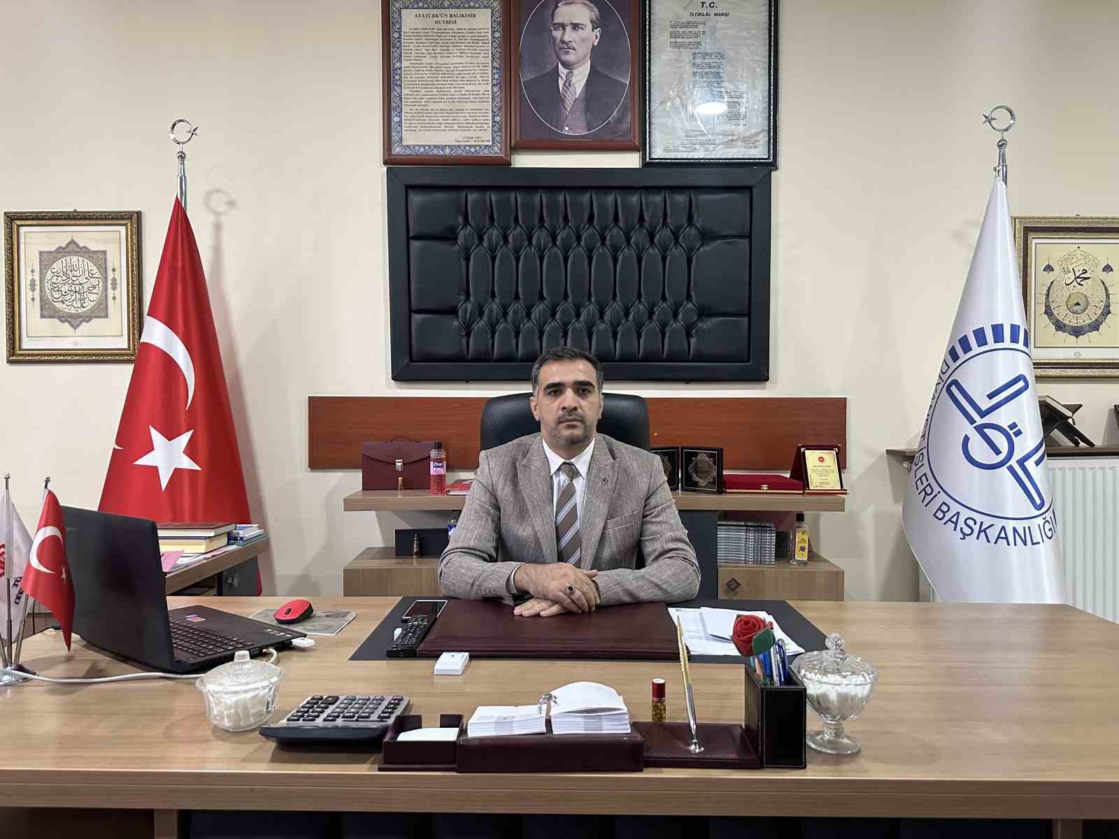 Yüksekova’nın  Müftüsü Mahmut Sevük göreve başladı