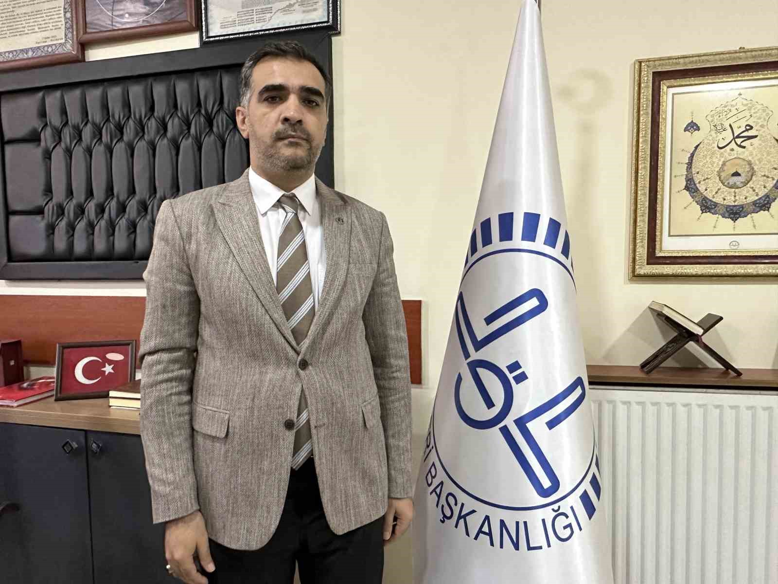 Y&uuml;ksekova&rsquo;nın  M&uuml;ft&uuml;s&uuml; Mahmut Sev&uuml;k g&ouml;reve başladı
