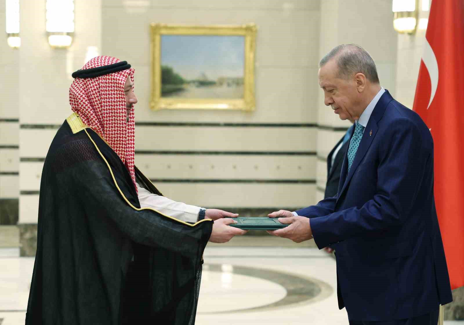 Cumhurbaşkanı Erdoğan, Suudi Arabistan Büyükelçisi Fahad Bin Assaad Bin A. Abualnasr’ı kabul etti