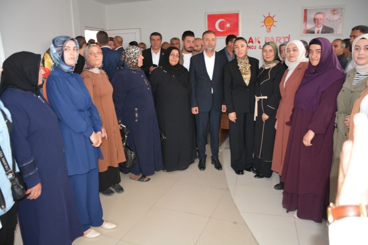 Patnos&rsquo;ta AK Parti İl&ccedil;e Başkanlığına &Ccedil;etin Taşdemir atandı
