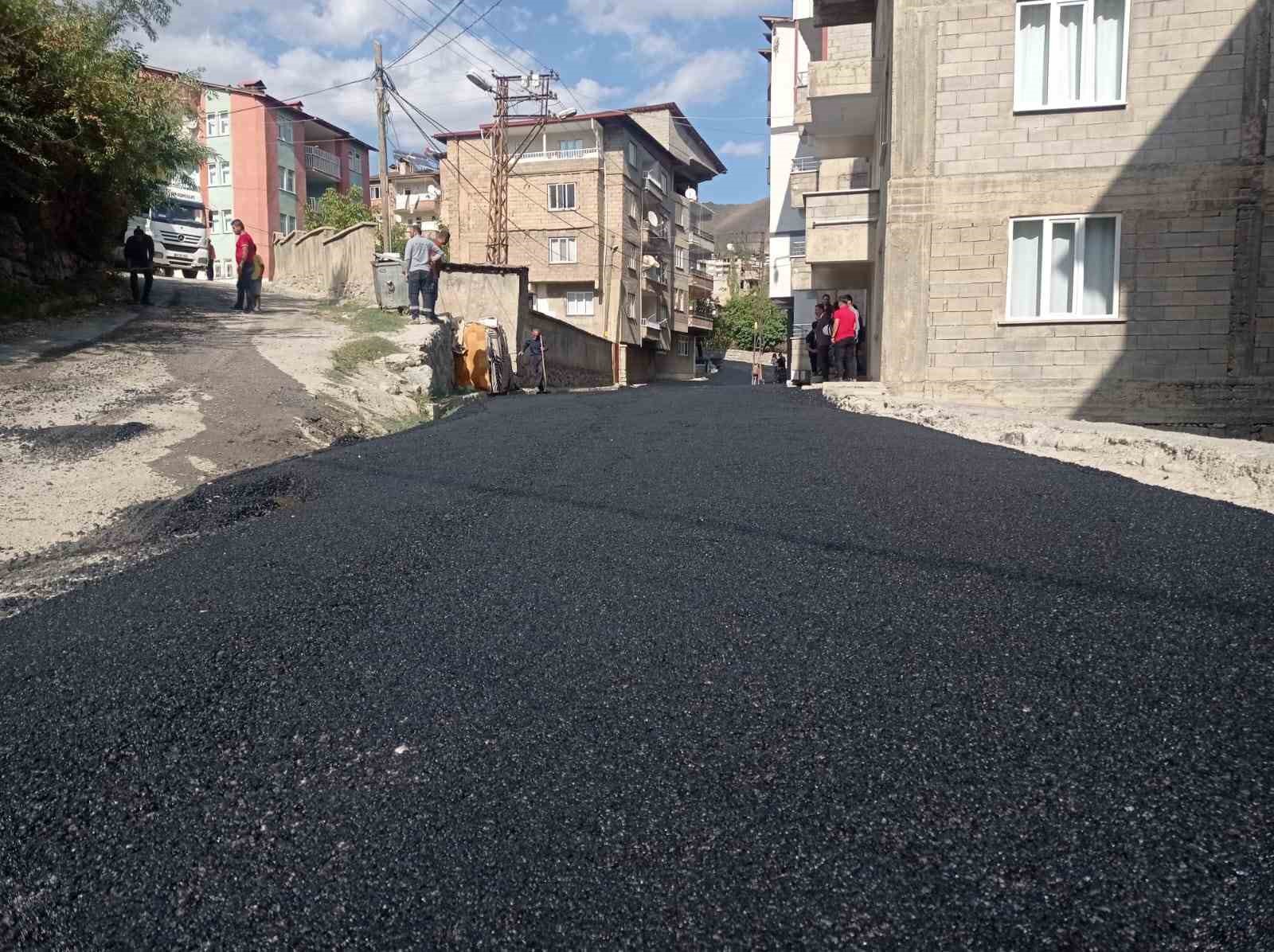 Hakkari’de 4 semt ilk defa asfalta kavuştu