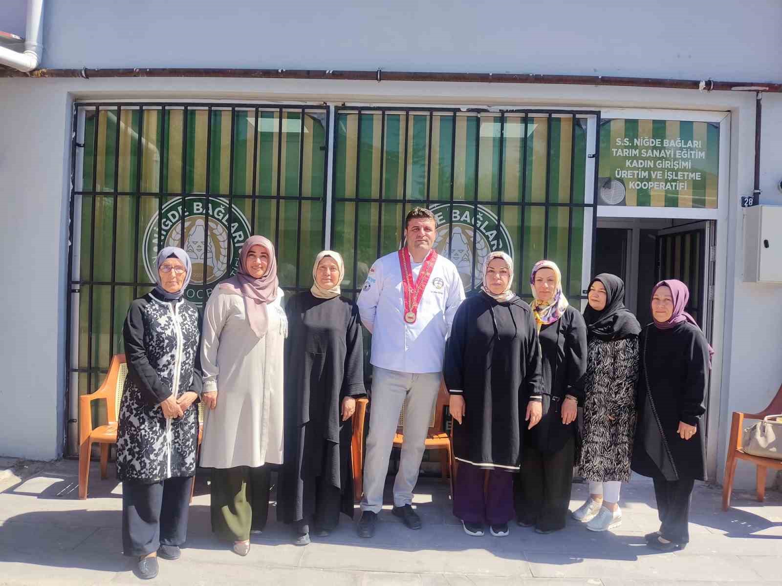 &Ccedil;&ouml;lyak hastaları i&ccedil;in fasulye, mercimek ve nohut unundan gl&uuml;tensiz pasta &uuml;retiyorlar

