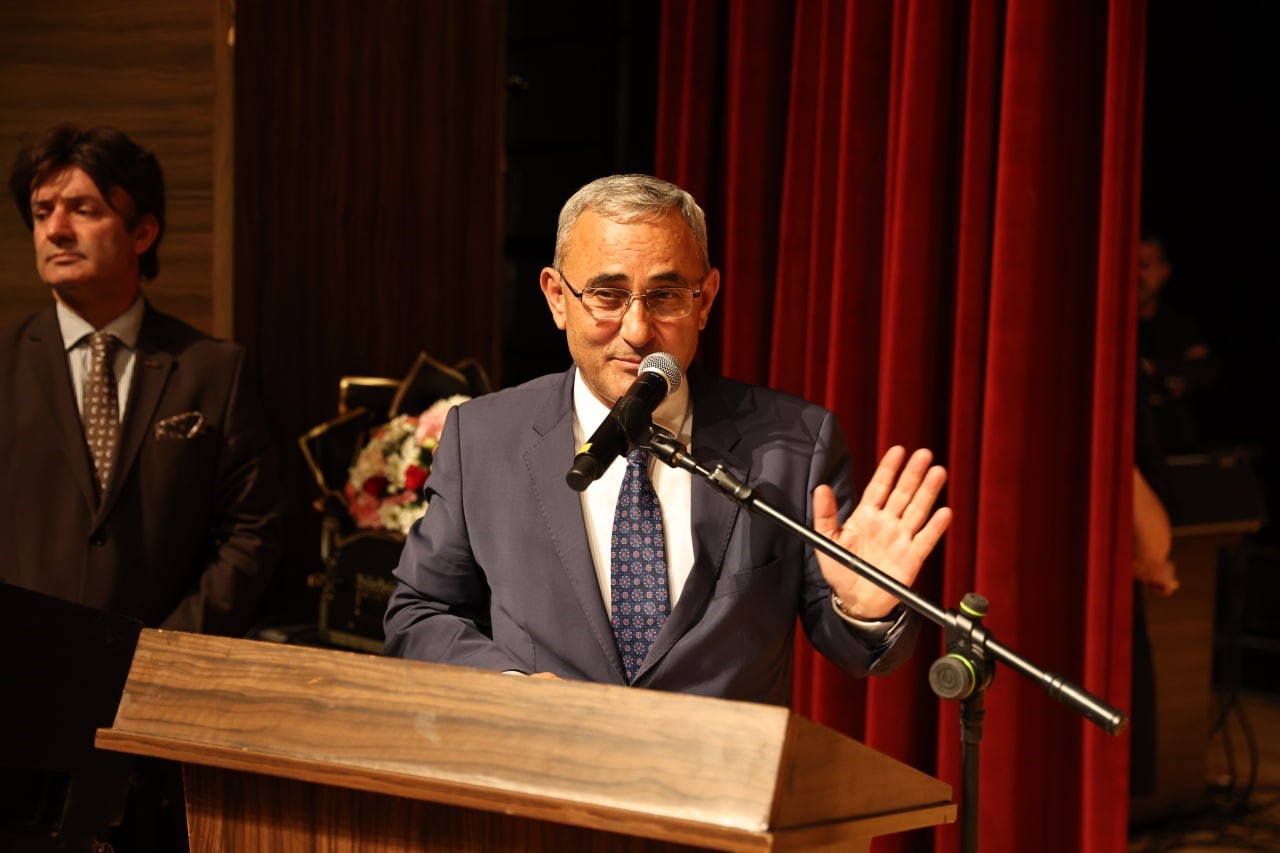 Kütahya Belediyesi Kültür ve Sanat Akademisi Türk Halk Müziği Korusu ilk konserini verdi
