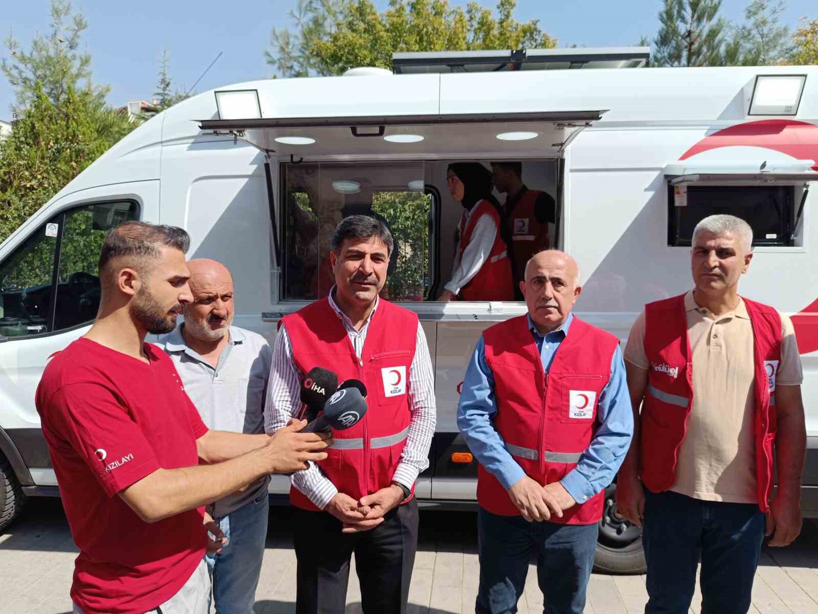 T&uuml;rk Kızılay&rsquo;ından Siirt&rsquo;e mobil ikram aracı
