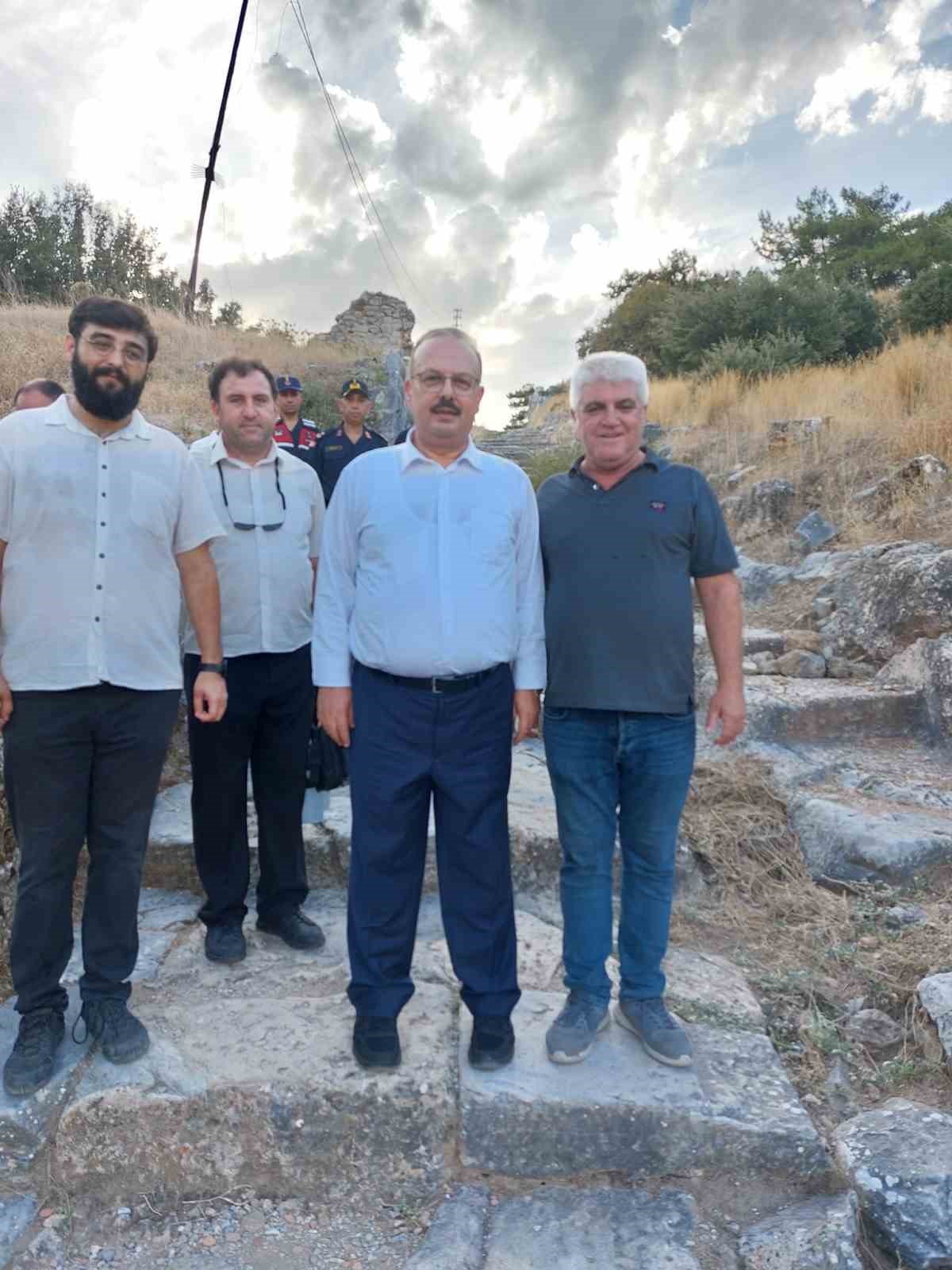 Vali Canbolat S&ouml;ke&rsquo;de incelemelerde bulundu
