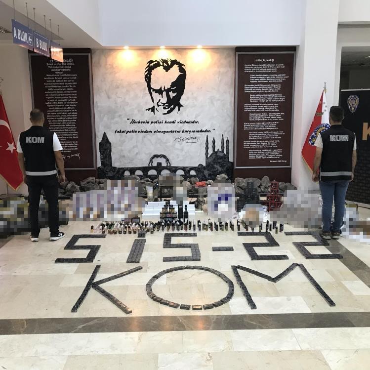 Edirne&rsquo;de ka&ccedil;ak sigara operasyonu: 8 kişi g&ouml;zaltına alındı
