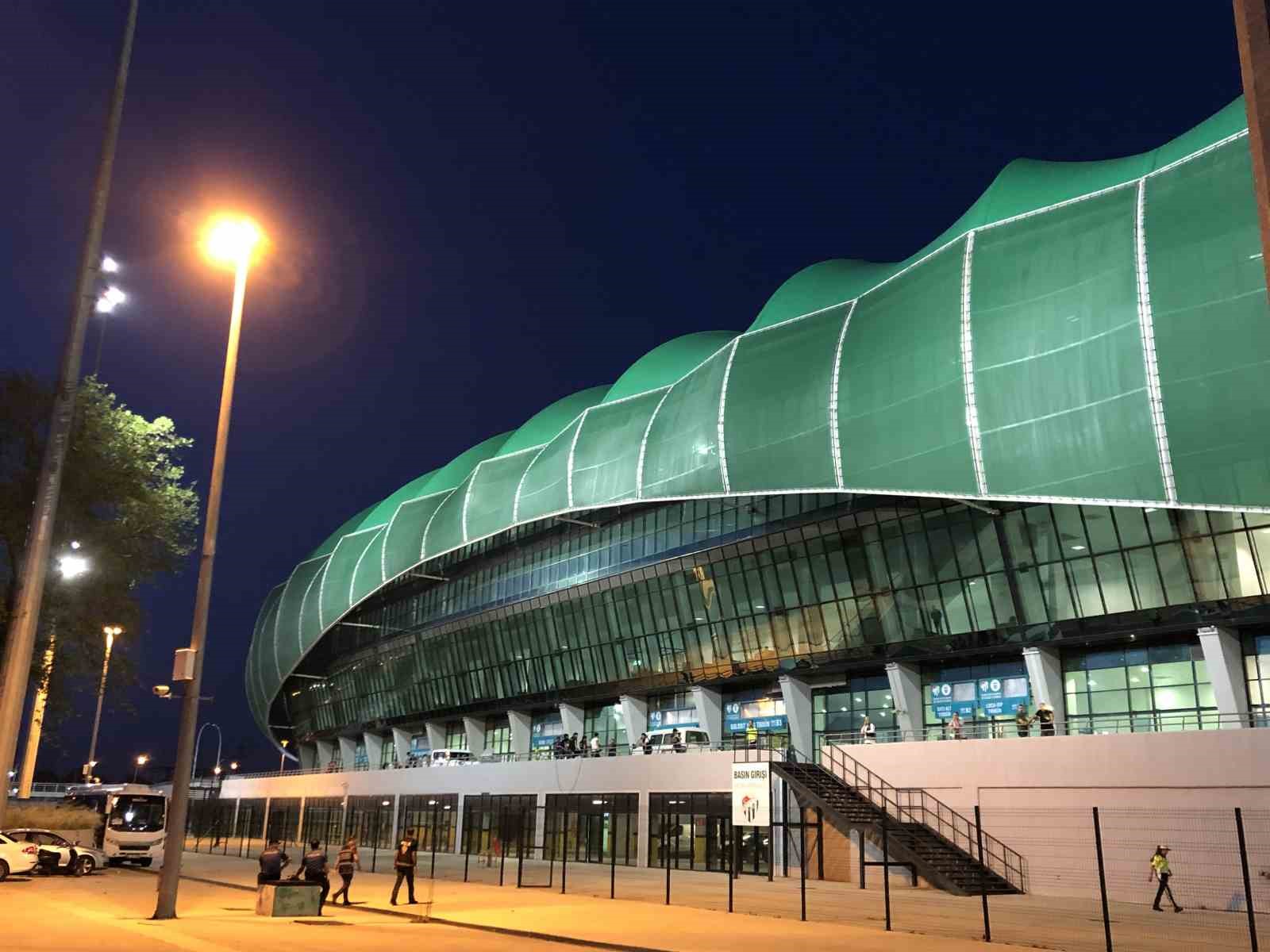 Bursaspor, stat ismini ’Yüzüncü Yıl Atatürk Sütaş Stadyumu’ olarak değiştirdi