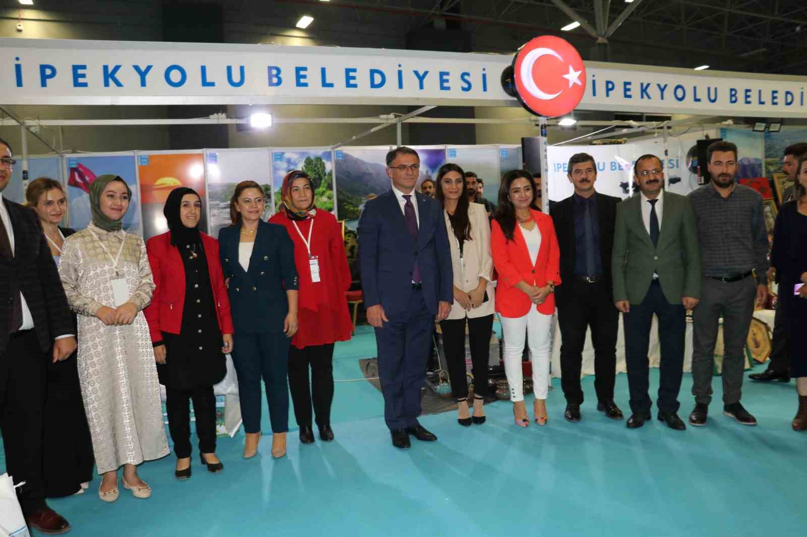 &lsquo;Van Doğu Anadolu Uluslararası Turizm ve Seyahat Fuarı&rsquo; kapılarını ziyaret&ccedil;ilere a&ccedil;tı
