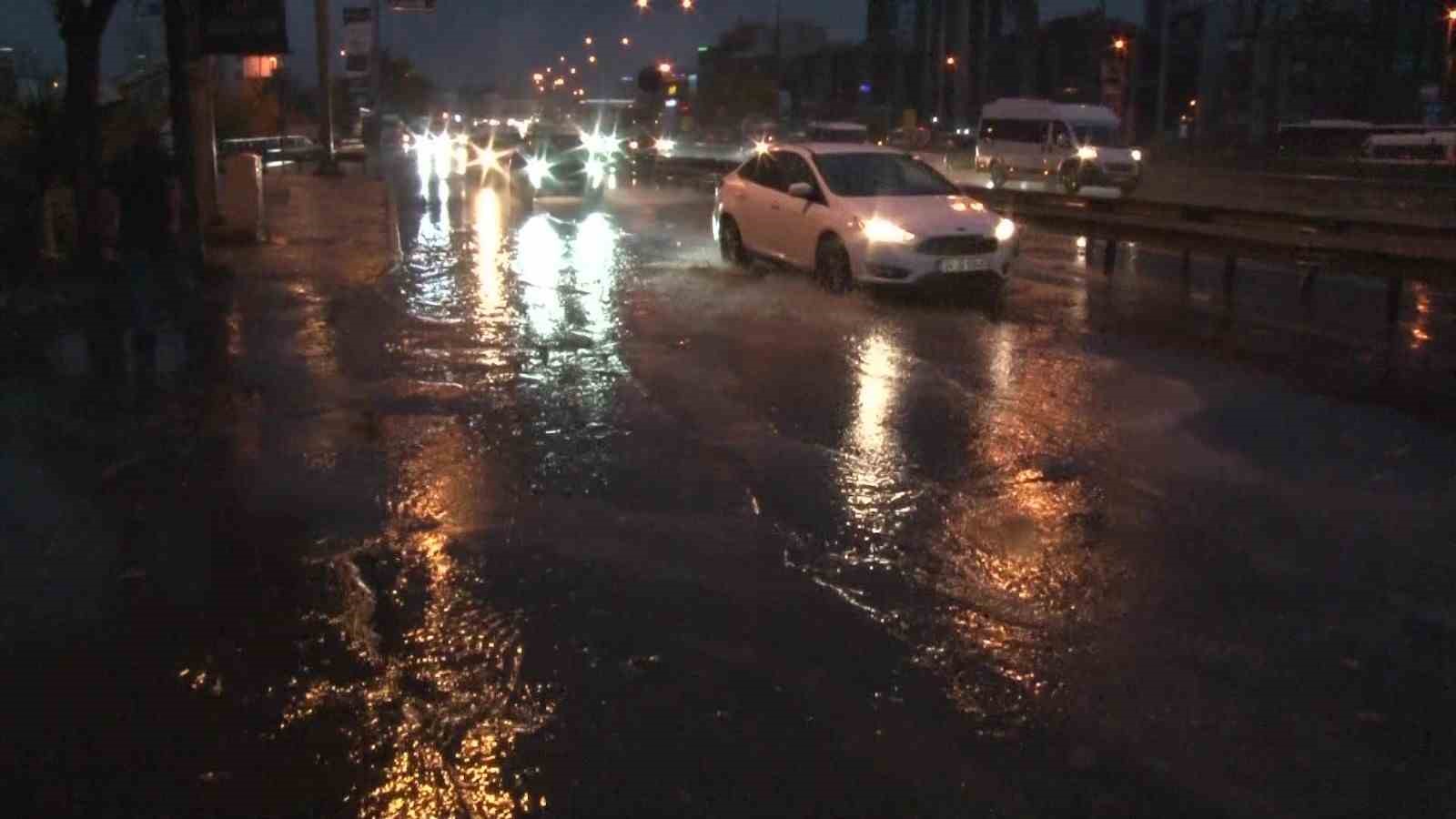 İstanbul Anadolu Yakası’nda sağanak yağış başladı