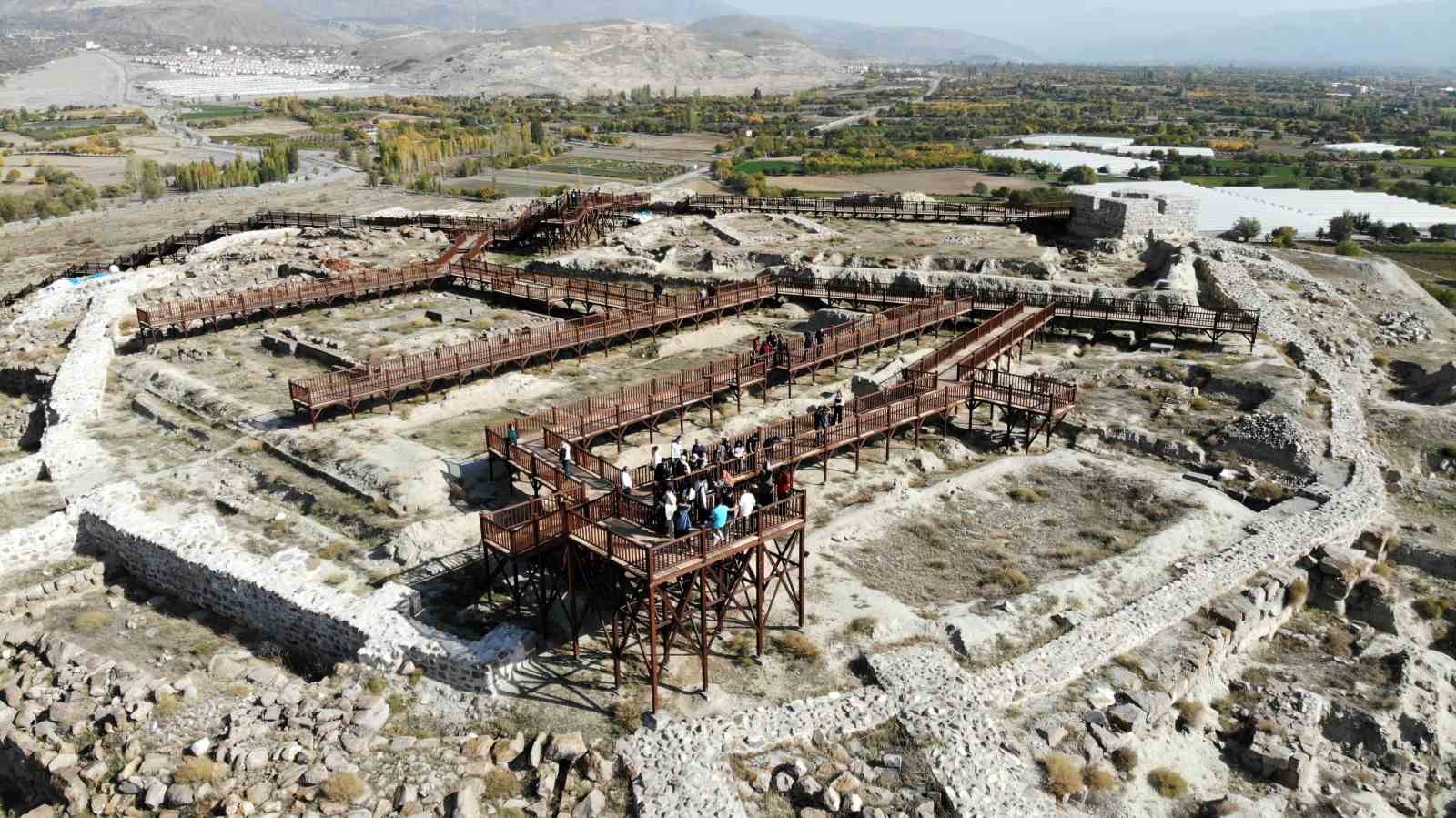 Doğu Anadolu B&ouml;lgesinde g&ouml;r&uuml;lmesi gereken antik kentler
