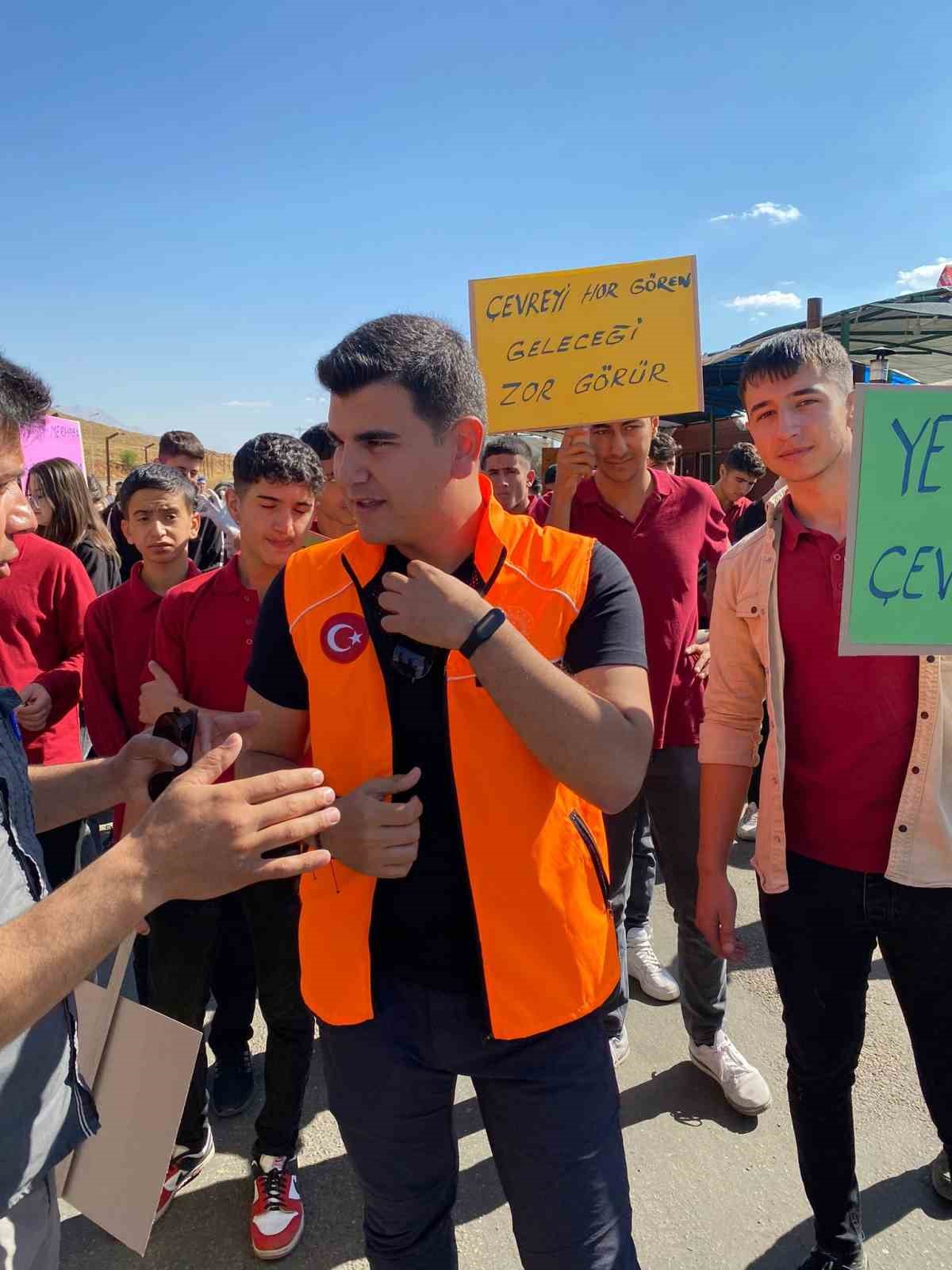 Her yıl on binlerce kişinin ziyaret ettiği gözelerde çevre temizliği
