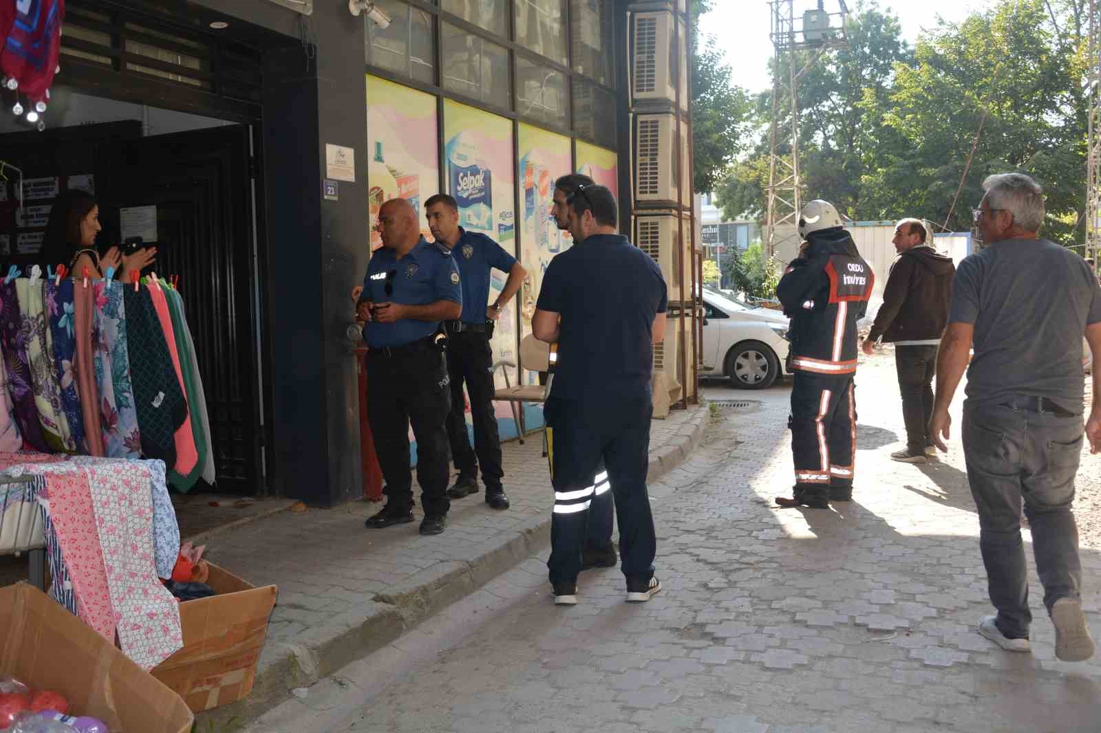 Asans&ouml;rde mahsur kalan 4 kişi ekipleri harekete ge&ccedil;irdi
