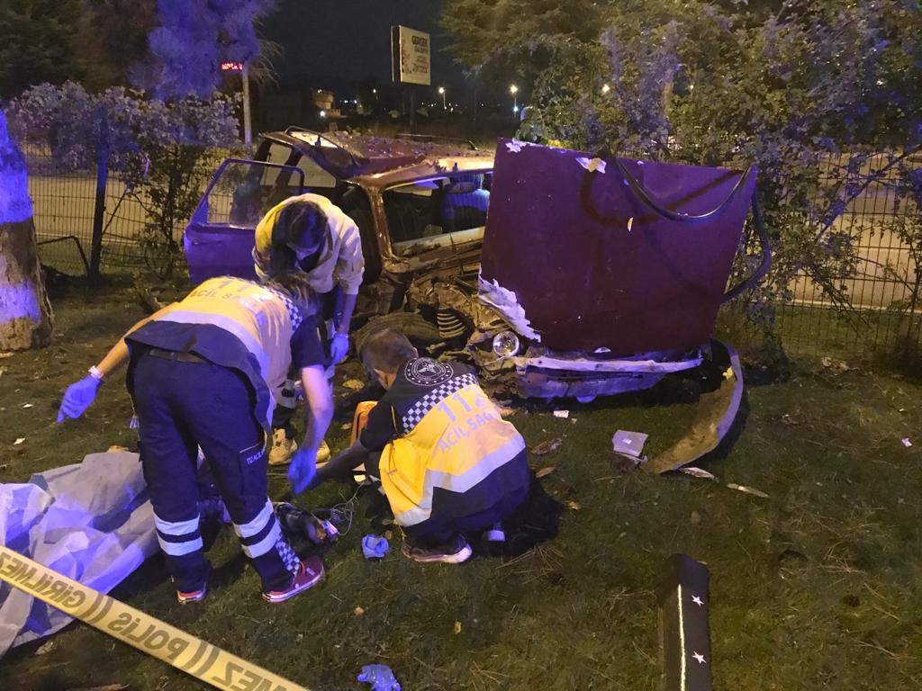 Isparta’da otomobil refüje çıktı: 1 ölü 2 yaralı