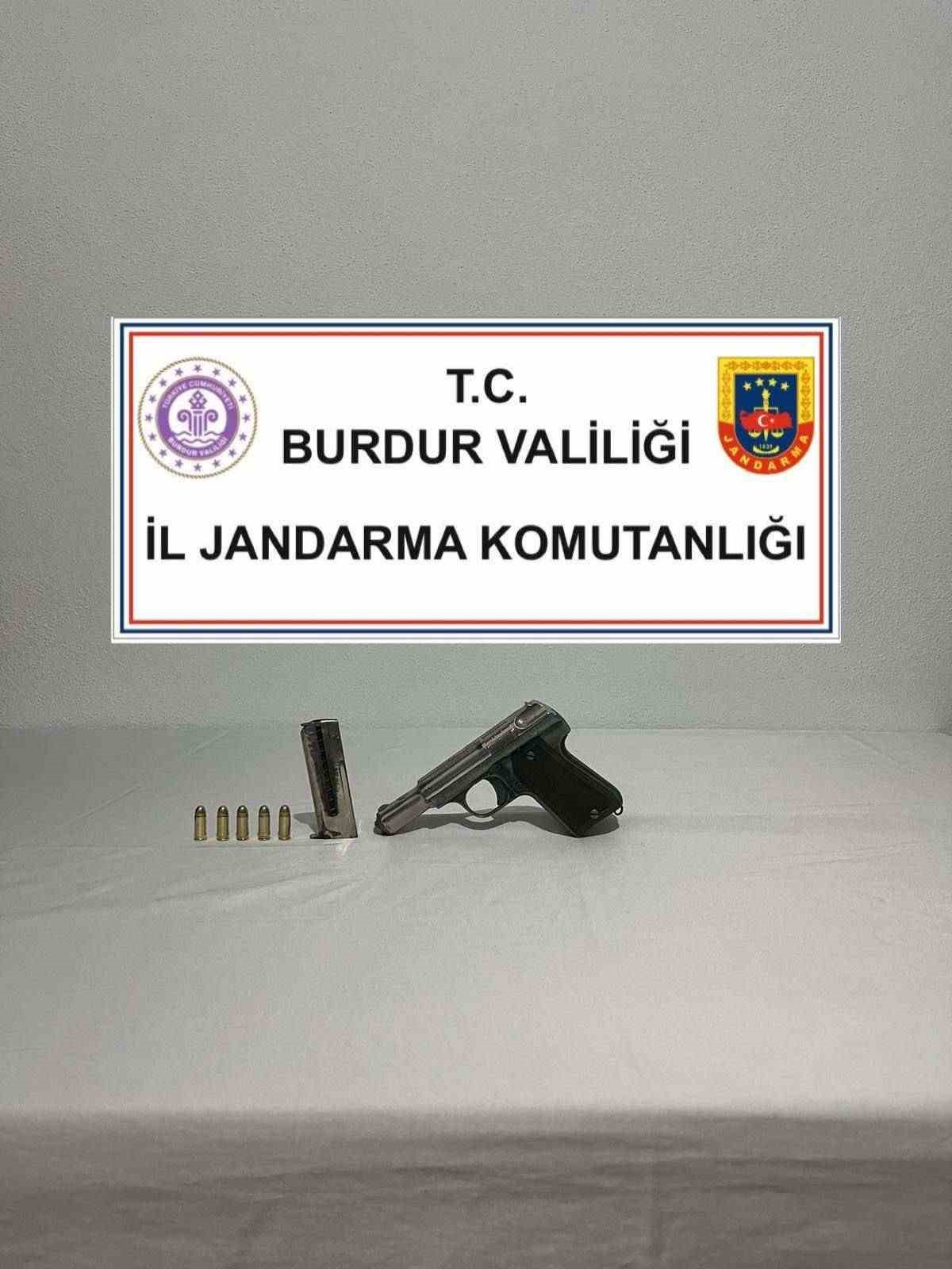 Burdur’da jandarmanın 20 günlük asayiş uygulamalarında yakalanan 5 şahıs tutuklandı