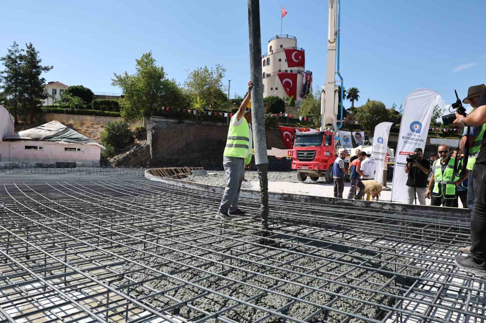 Kumluca Atatürk Stadyumu’nun temeli törenle atıldı