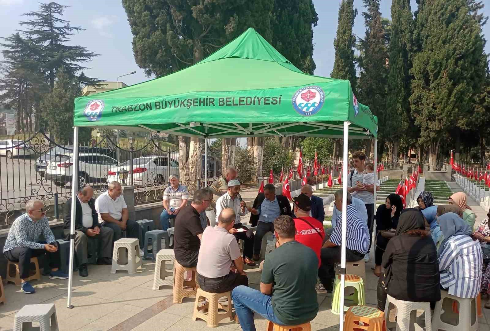 Şehit asteğmen Coşkun Davulcu mezarı başında anıldı
