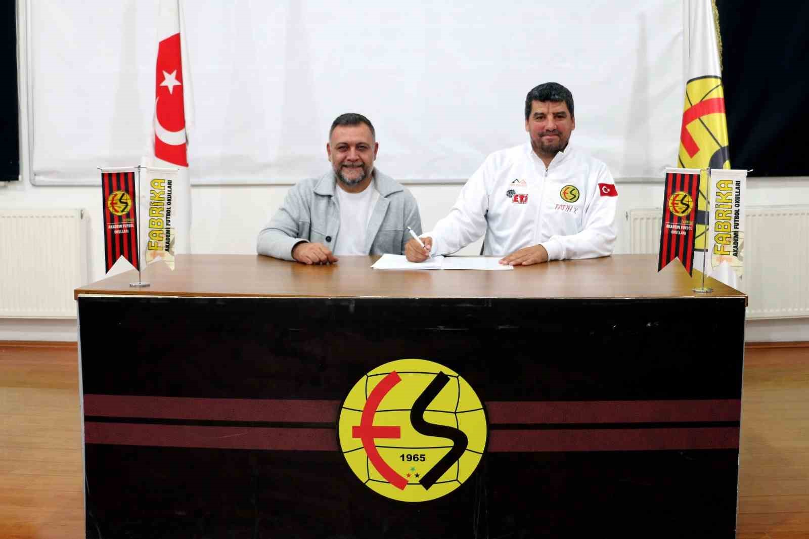 Eskişehirspor Fabrika Futbol Gelişim Akademisi’ne yeni antrenör