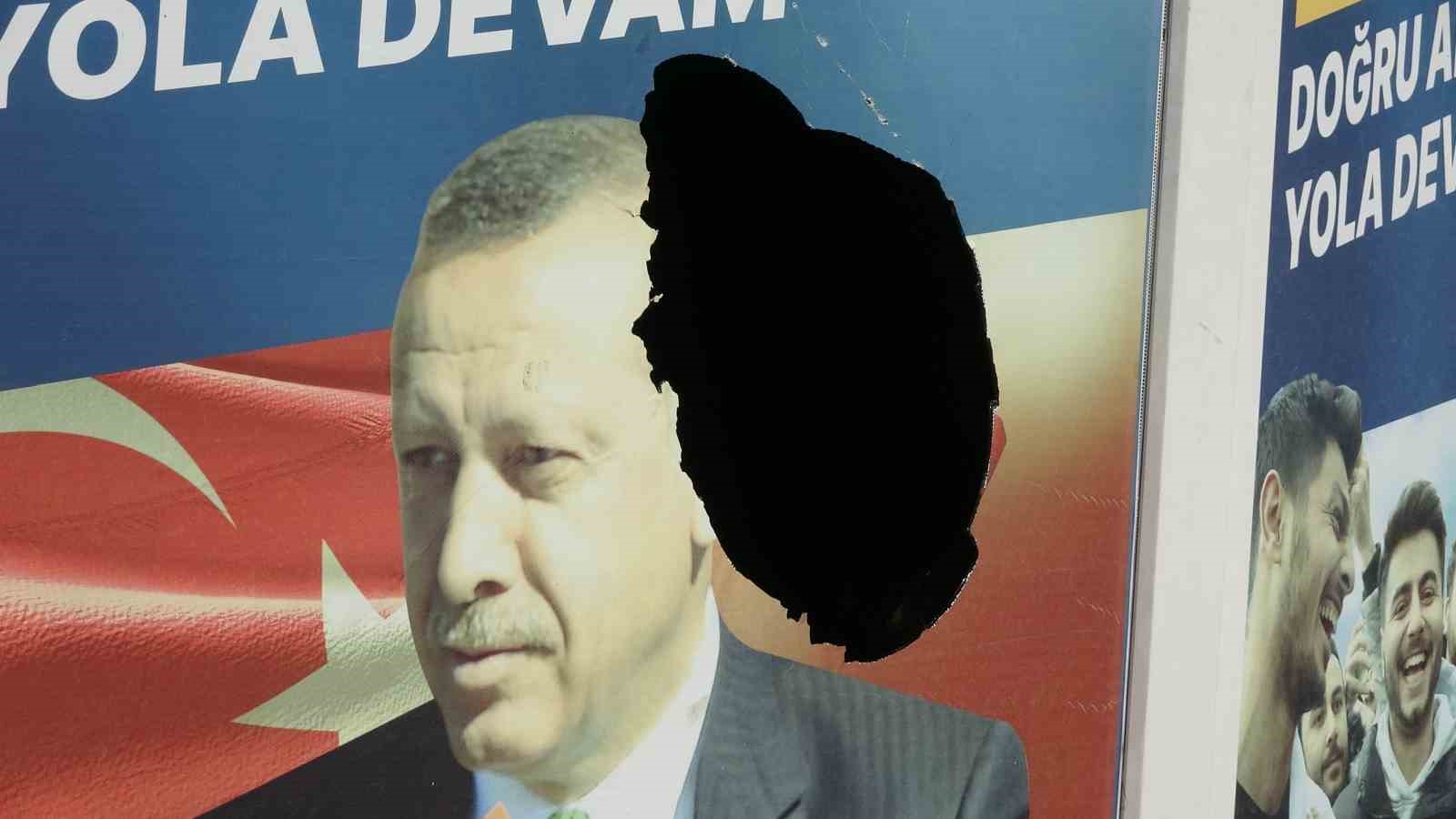 AK Parti&rsquo;nin se&ccedil;im irtibat ofisine taşlı saldırıyı ger&ccedil;ekleştiren ş&uuml;pheli adliyeye sevk edildi
