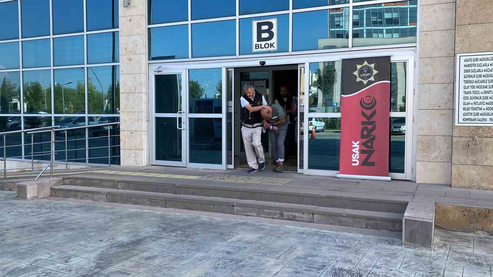 Uşak’ta zehir tacirlerine operasyon: 17 şüpheli tutuklandı