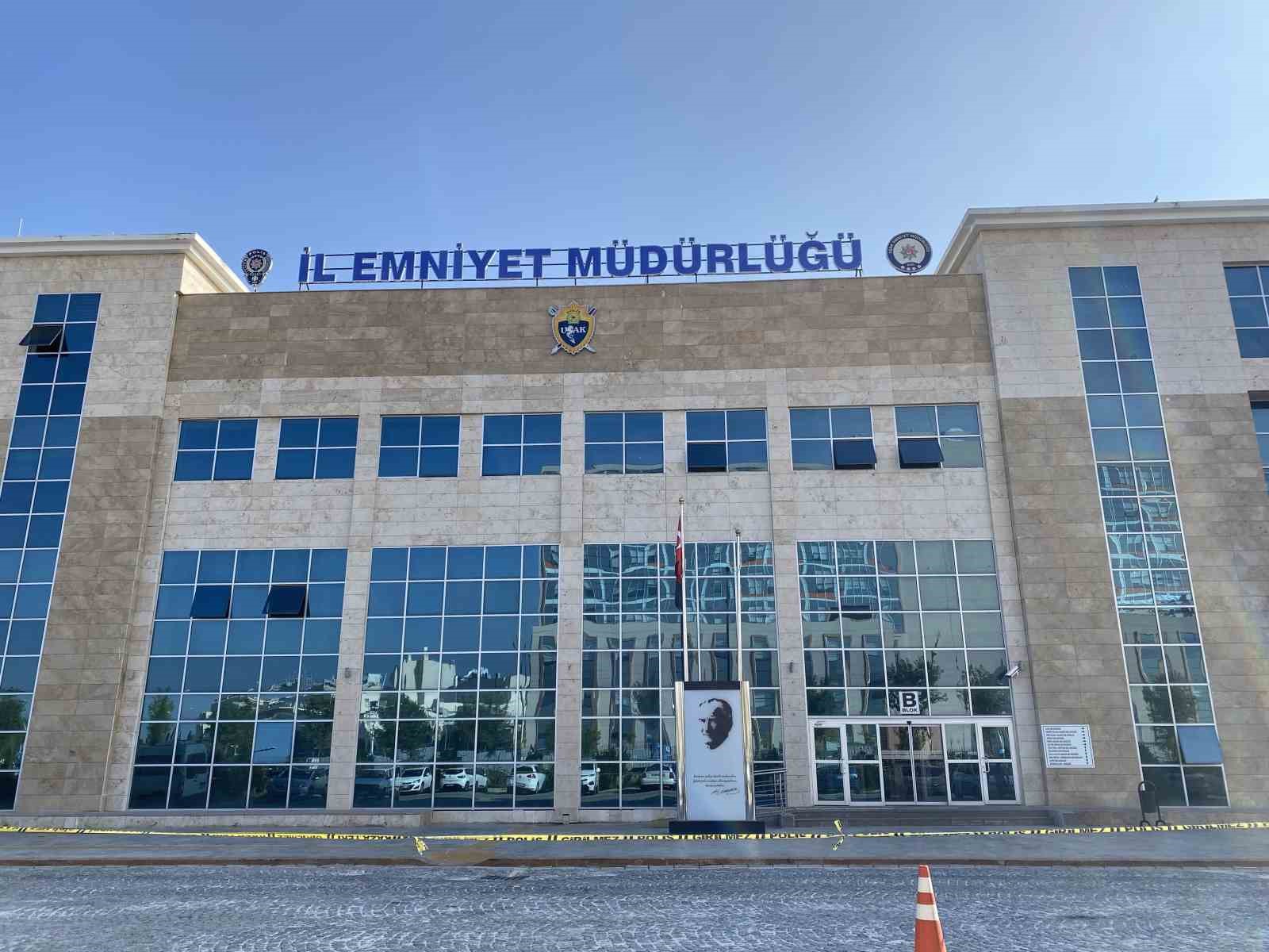 Uşak&rsquo;ta zehir tacirlerine operasyon: 17 ş&uuml;pheli tutuklandı
