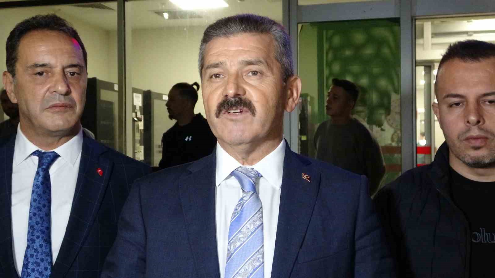Uşak&rsquo;ta tavuk d&ouml;ner ve pilav yiyen 65 &ouml;ğrenci hastanelik oldu

