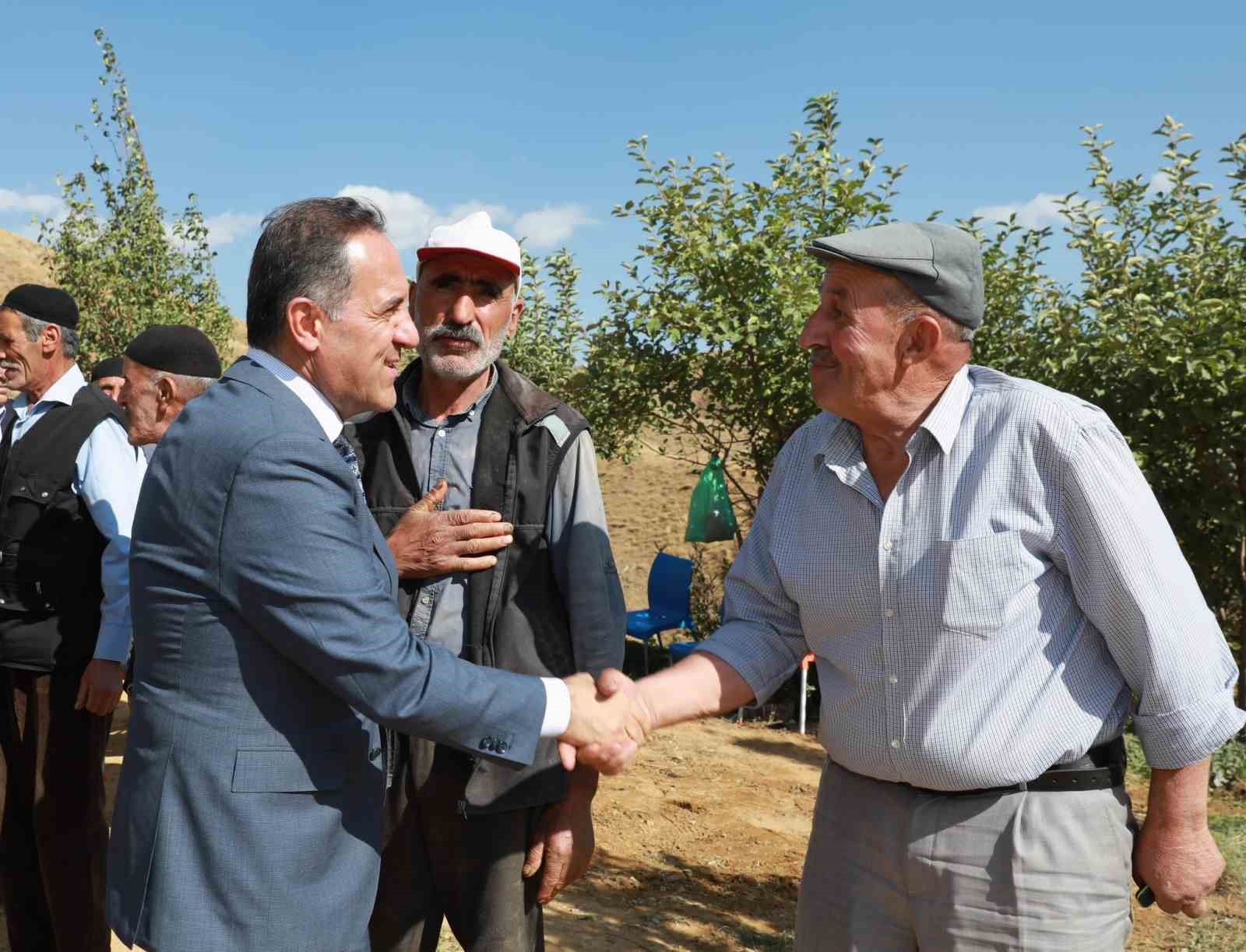 Yol &ccedil;alışmalarını inceleyen Vali Usta: &rsquo;&rsquo;İnsanımız her t&uuml;rl&uuml; hizmetin en iyisine layık&rsquo;&rsquo;
