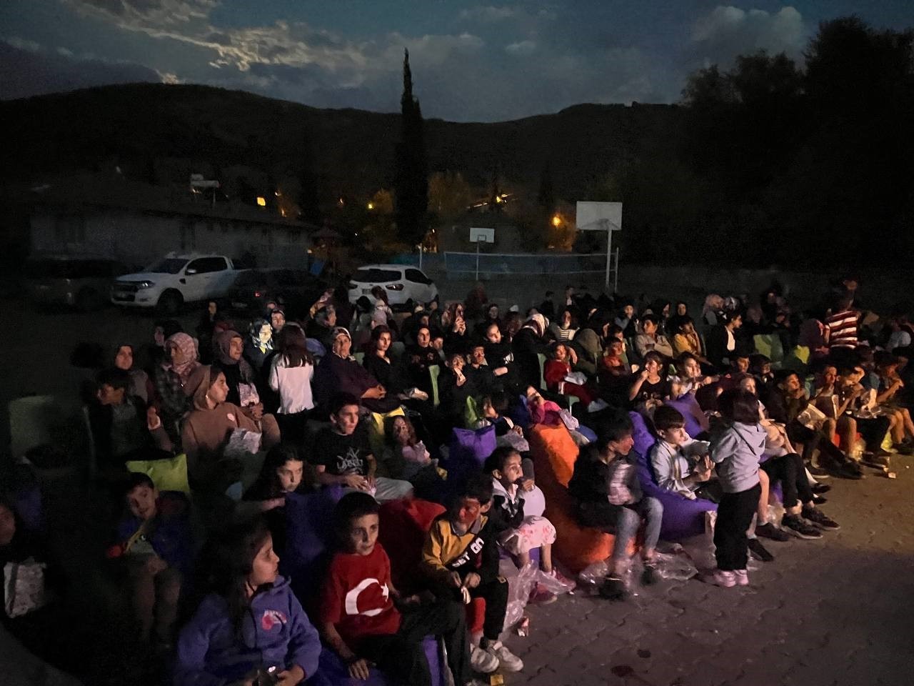 &ldquo;Sinema K&ouml;yde&rdquo; projesiyle &ccedil;ocuklar keyifli vakit ge&ccedil;irdi
