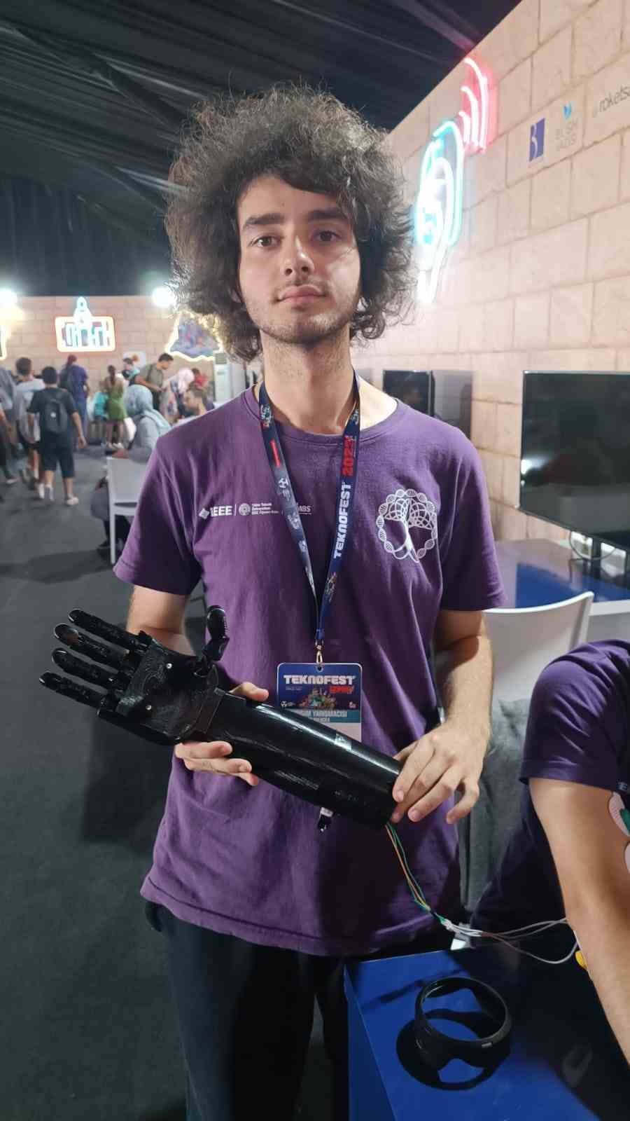 Boz&uuml;y&uuml;kl&uuml; &uuml;niversitesi &ouml;ğrencisinin kaptanlık yaptığı ekip Teknofest yarışmasında 1&rsquo;inci oldu
